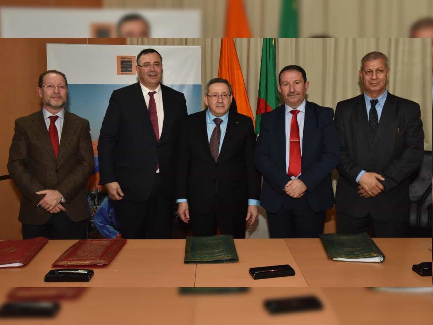 Francisco Claver (Responsable de Operaciones en Argelia, Cepsa), Abdelmoumen Ould Kaddour, (CEO de Sonatrach), Patrick Pouyanné, (CEO de Total) y Arezki Hocini (Presidente de Alnaft)